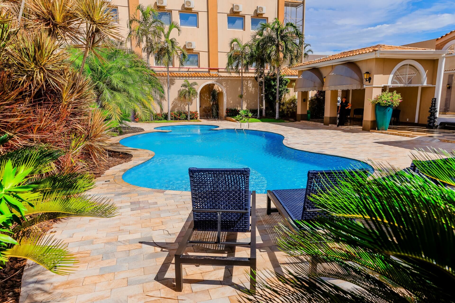 Imagem Oeste Plazza Hotel PISCINA 4